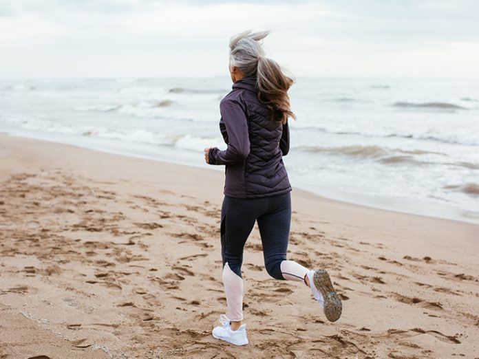 Tips Berlari di Pantai: Teknik dan Manfaatnya-www.binjasgar.com